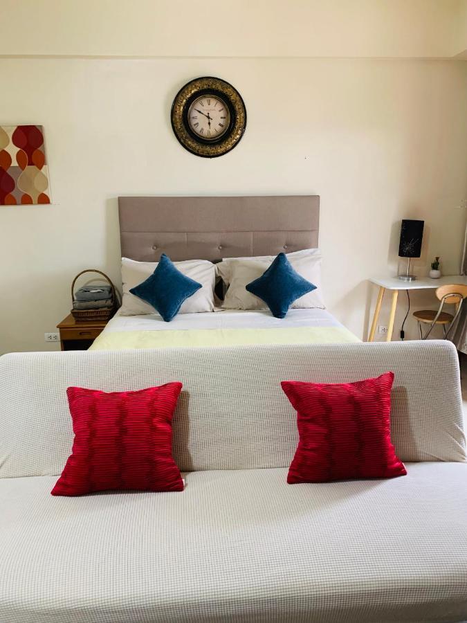 One Palm Tree Villas Condominium - Studio 2Nd Fl With Balcony - Across Terminal 3 Airport 帕赛 外观 照片