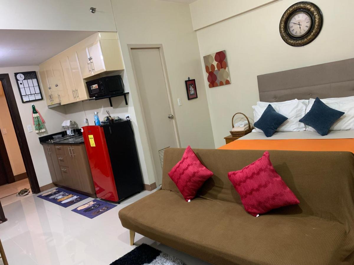 One Palm Tree Villas Condominium - Studio 2Nd Fl With Balcony - Across Terminal 3 Airport 帕赛 外观 照片
