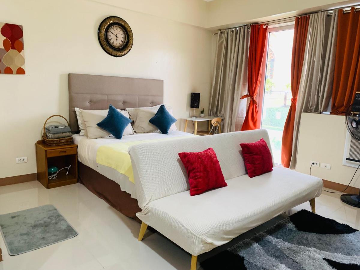 One Palm Tree Villas Condominium - Studio 2Nd Fl With Balcony - Across Terminal 3 Airport 帕赛 外观 照片