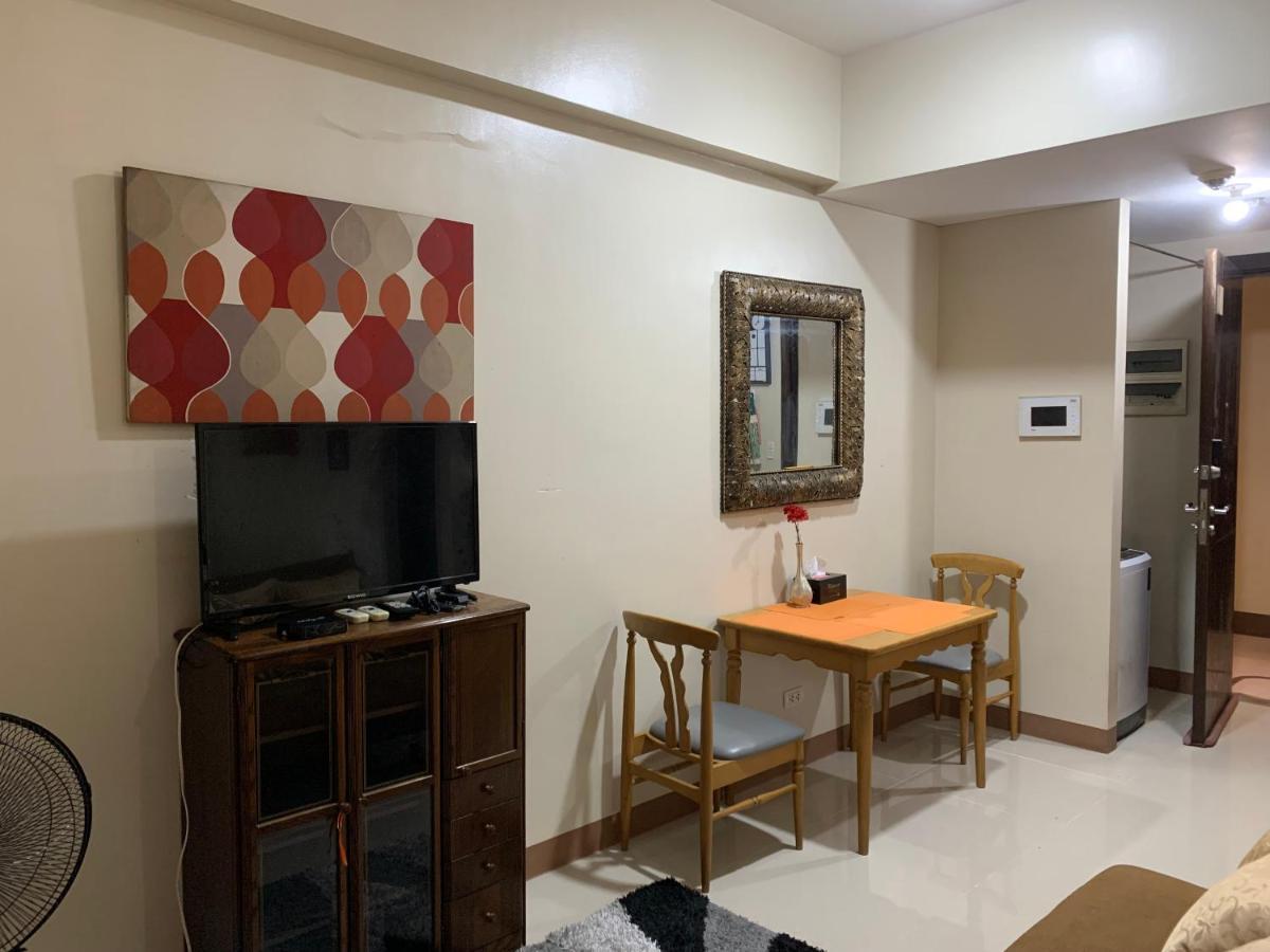 One Palm Tree Villas Condominium - Studio 2Nd Fl With Balcony - Across Terminal 3 Airport 帕赛 外观 照片
