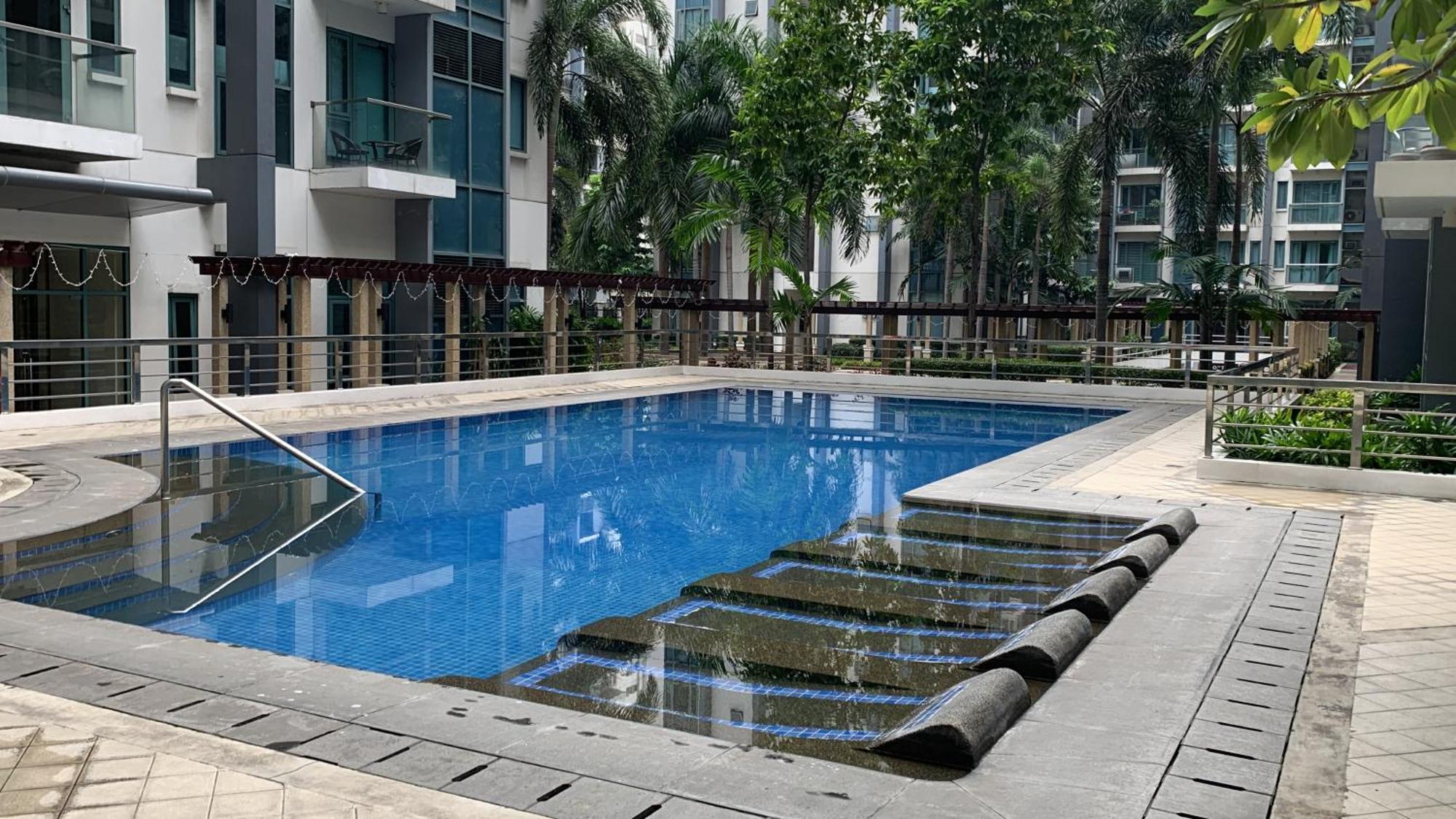 One Palm Tree Villas Condominium - Studio 2Nd Fl With Balcony - Across Terminal 3 Airport 帕赛 外观 照片