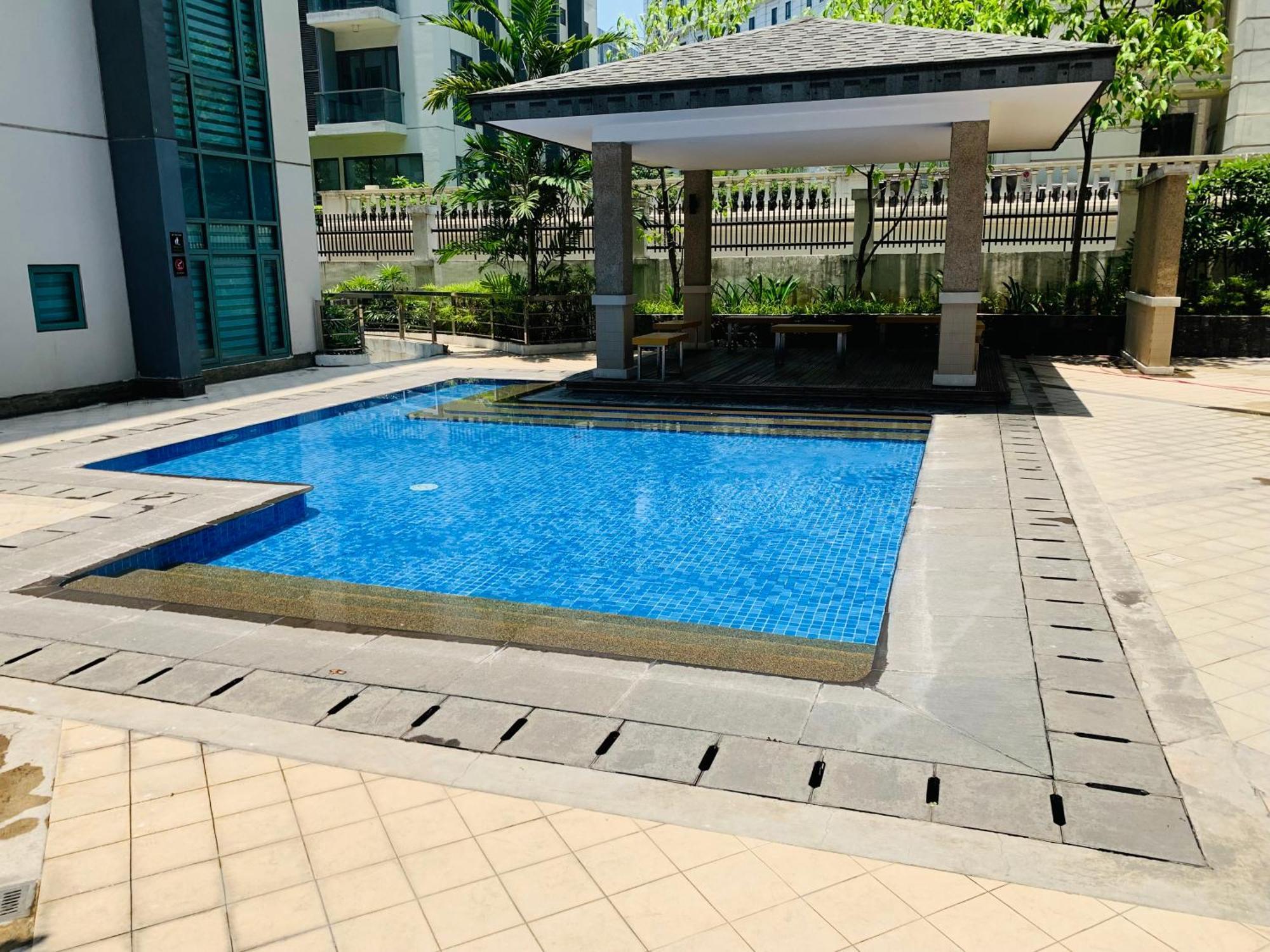 One Palm Tree Villas Condominium - Studio 2Nd Fl With Balcony - Across Terminal 3 Airport 帕赛 外观 照片